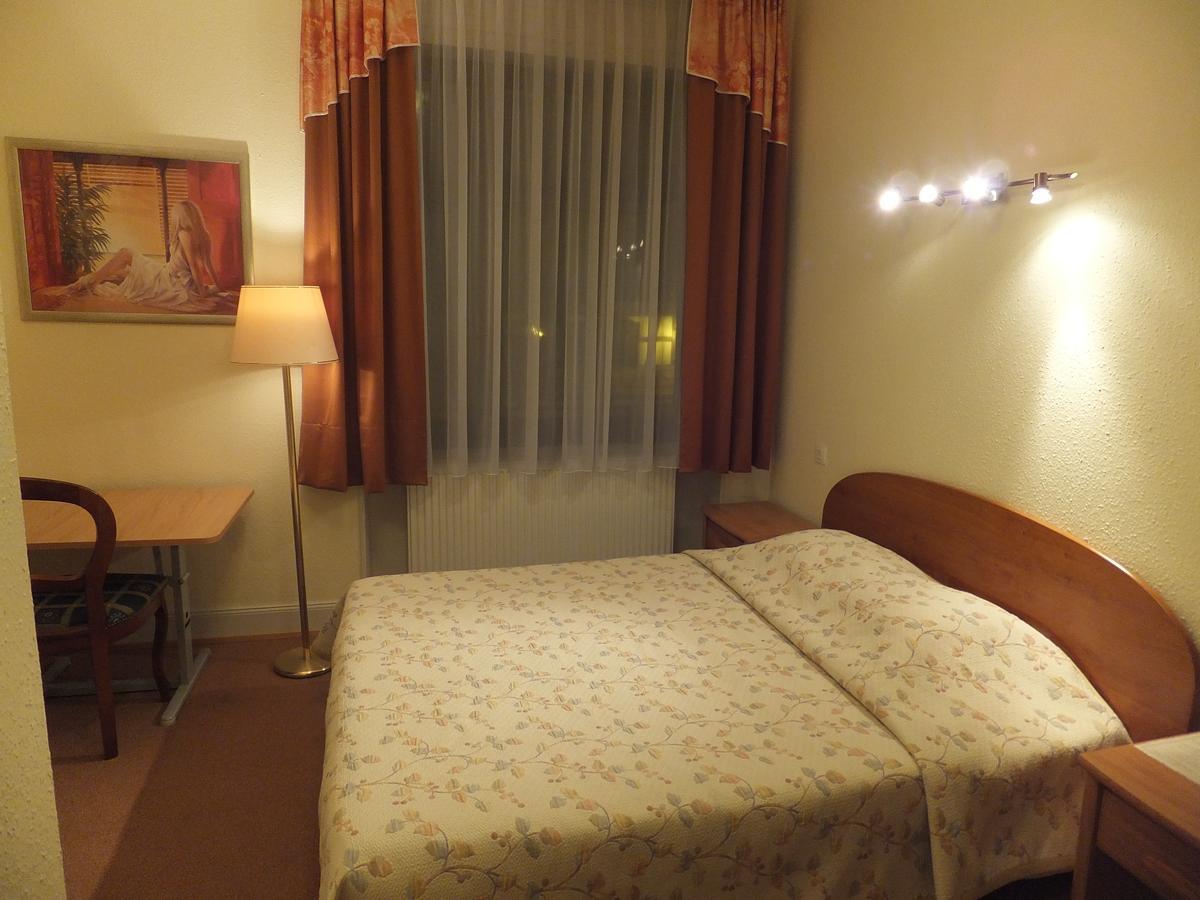 Hostellerie La Boheme Roppenheim Bagian luar foto